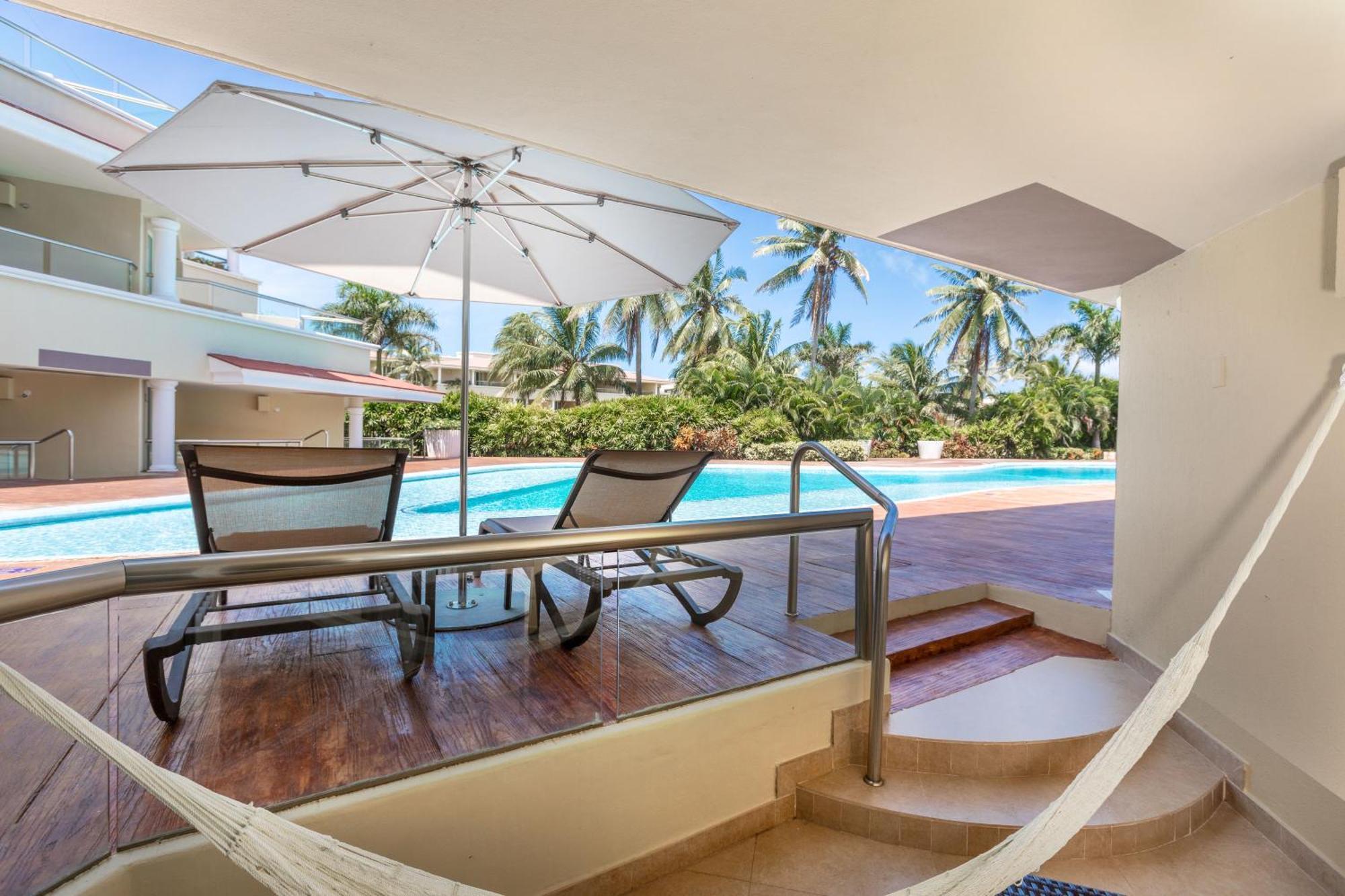 Swim Up Suite Garden View Kids & Teens