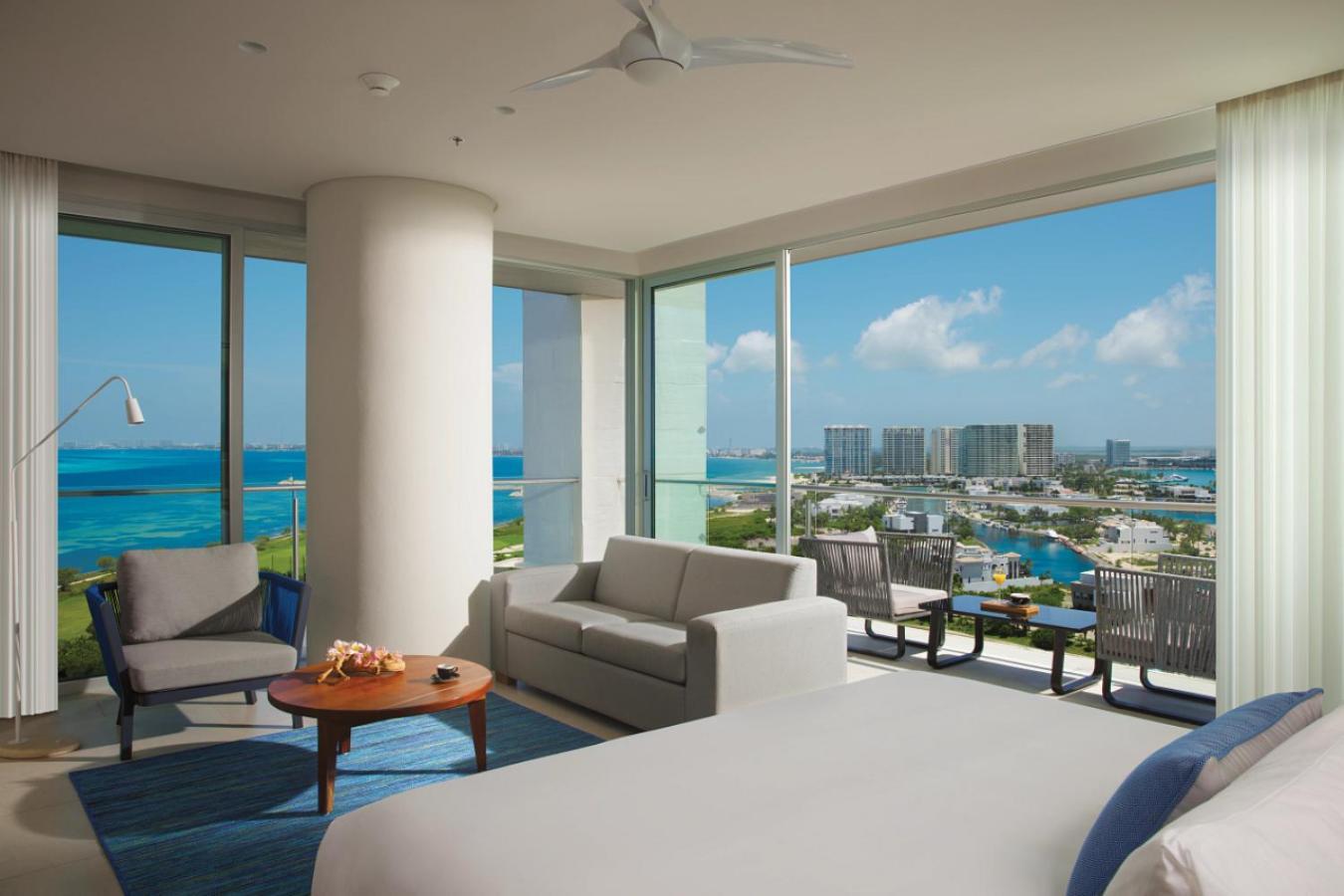 Preferred Club Corner Suite Ocean View King,1588342042:JPEG