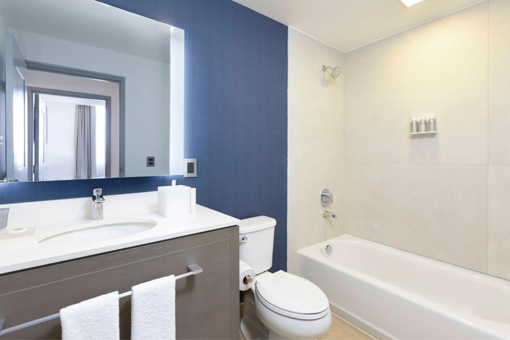 2 Bedroom Suite Balcony,1633086068:JPEG