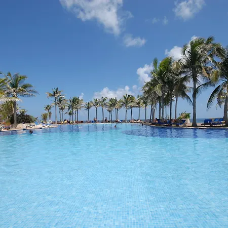 Oasis Cancun Lite-2